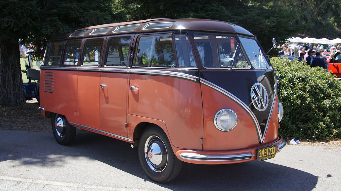 1952-VW-Transporter-Type-24S-Deluxe-Microbus-LHD