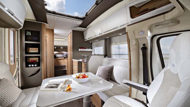Adria Coral 670 DL Axess