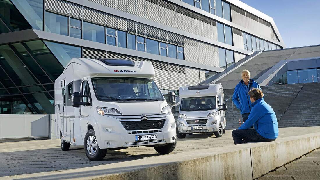 Adria Matrix Axess 600 DT (2020) vs. Bürstner Lyseo TD 644 G (2020)