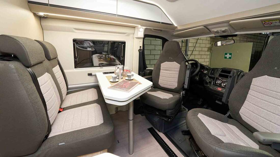 Adria Twin Plus 640 SGX (2021)