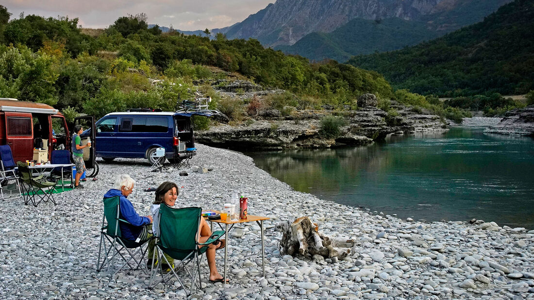 Albanien mit dem Campingbus Wasser f