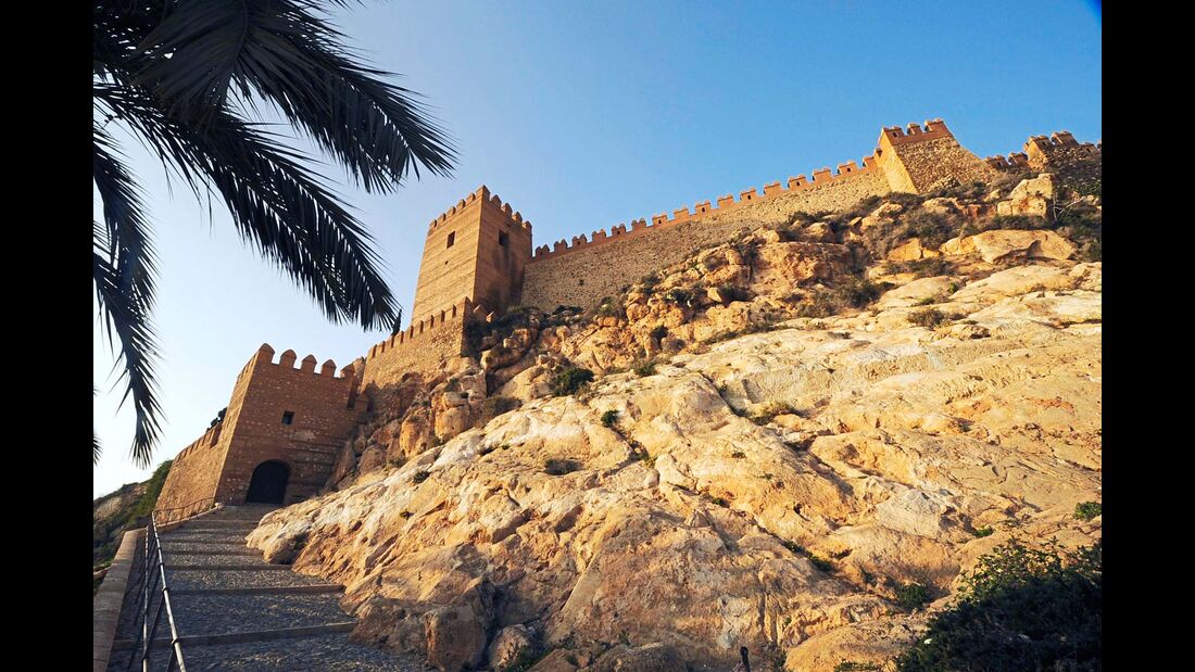 Almeria: Die maurische Festung Alcazaba überragt weithin sichtbar die Altstadt.