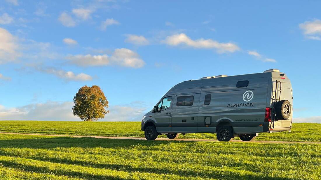 OffroadCamper mit MotorradGarage Alphavan 4x4 Active Line promobil