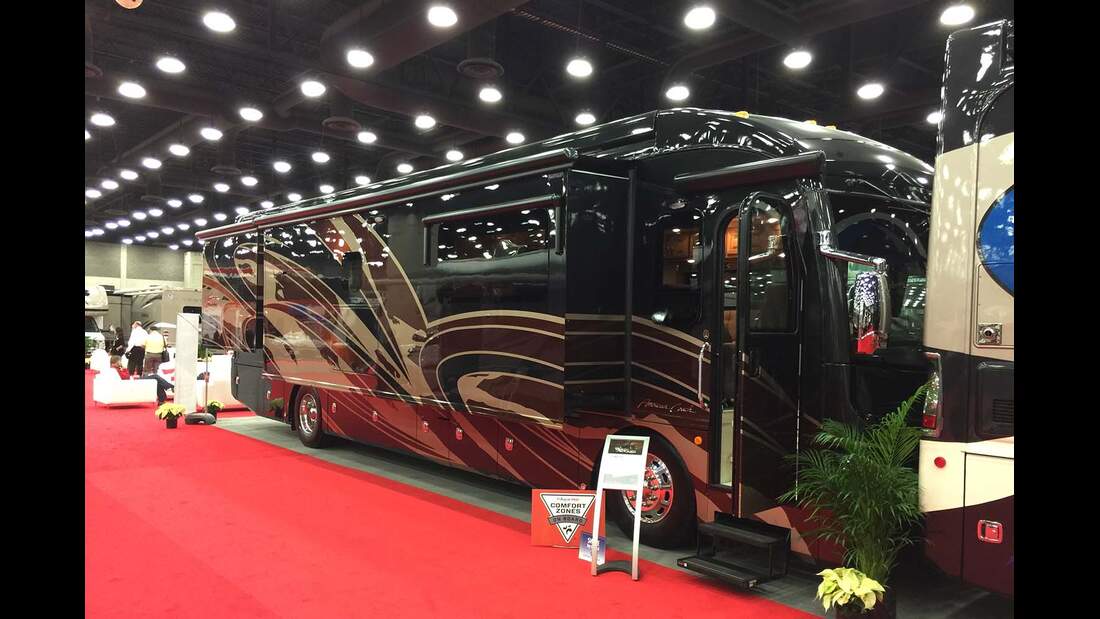 American Revolution Motorhome: Das XXL Wohnmobil aus den USA | Promobil