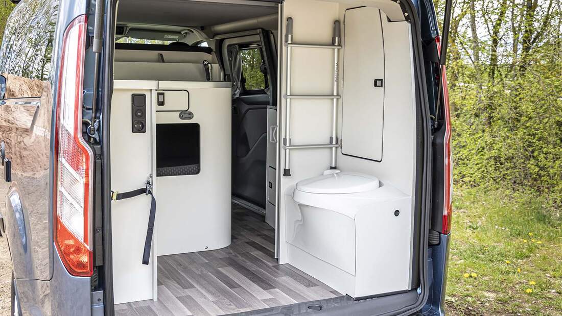 Auf Tour im Oldie Ford Transit Hymercar