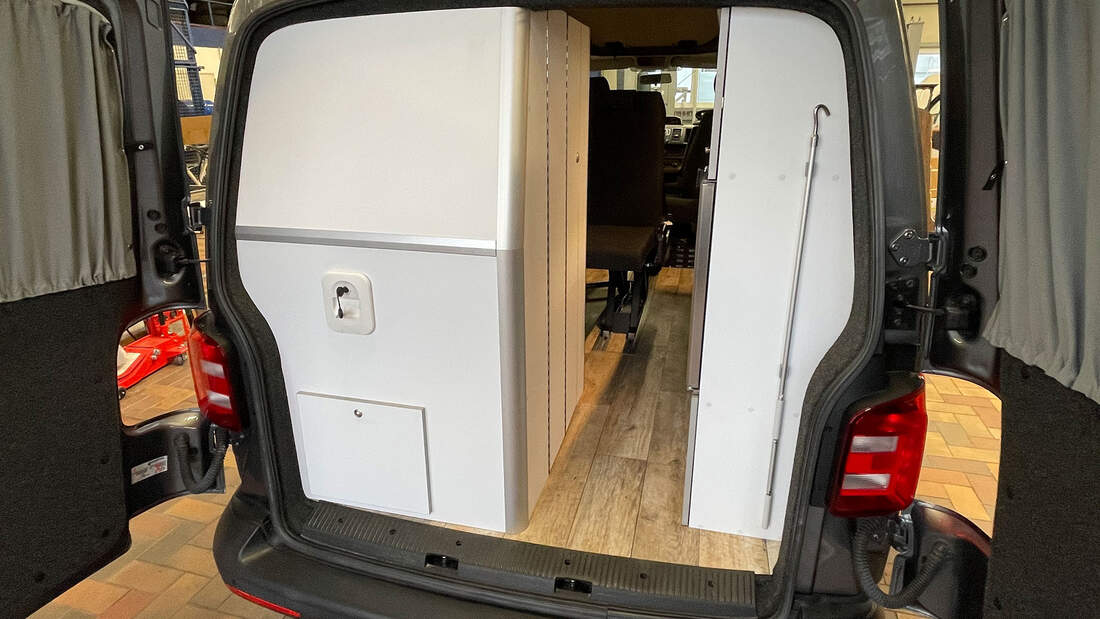 Ausbau für VW Bus Car Klinik Action Camp Pro