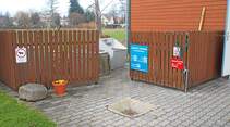 Ausguss und Bodeneinlass vor dem Sanitärgebäude am Stellplatz Lübbenau