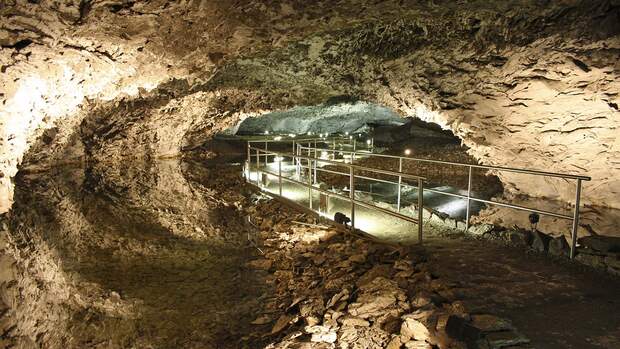Begehbare Höhlen Barbarossahöhle