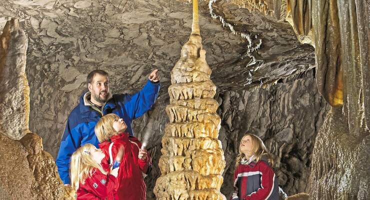 Begehbare Höhlen Dechenhöhle