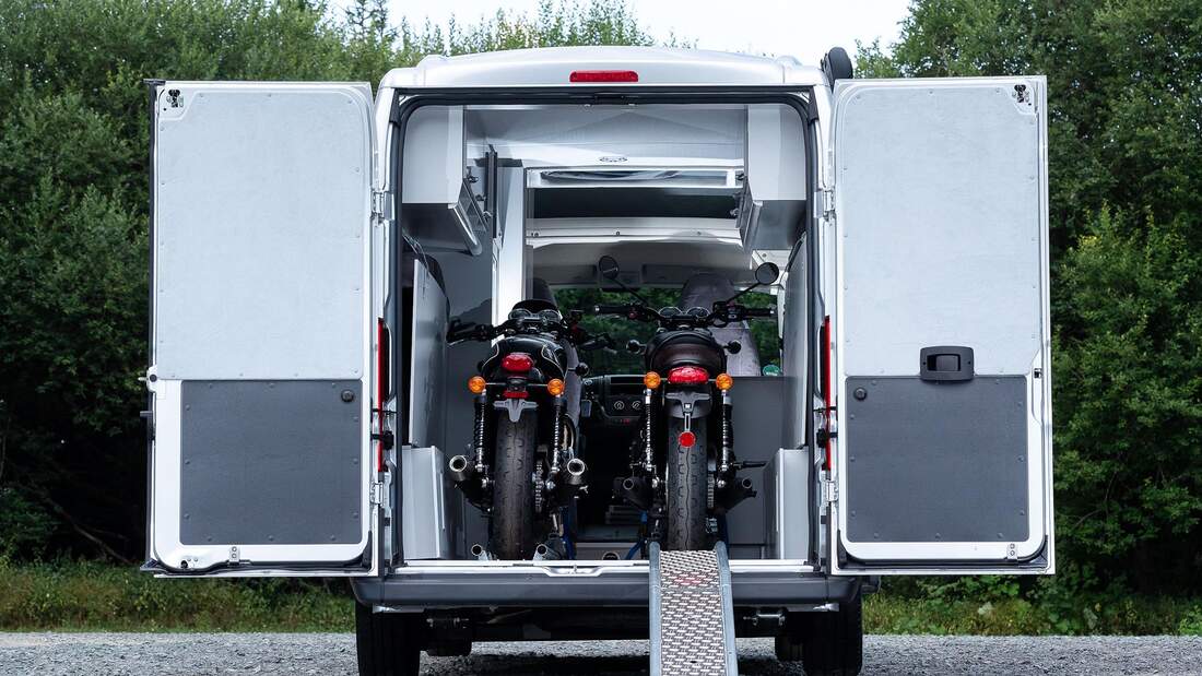 Citroën Jumper: Campingbus mit Motorradgarage - Promobil