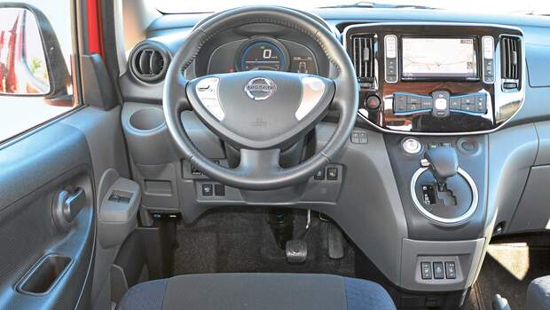 Cockpit Nissan e-NV 200