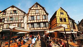 Colmar: Fach- werkbauten prägen die Altstadt.