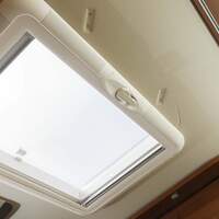 Dachfenster mit Elektroantrieb