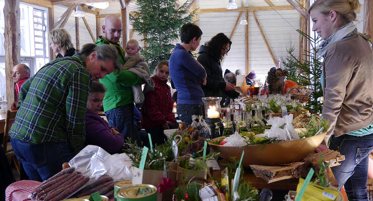 Das Hofgut Hopfenburg feierte Anfang Dezember einen großen Adventsmarkt und präsentierte eine positive Bilanz der Saison 2013.