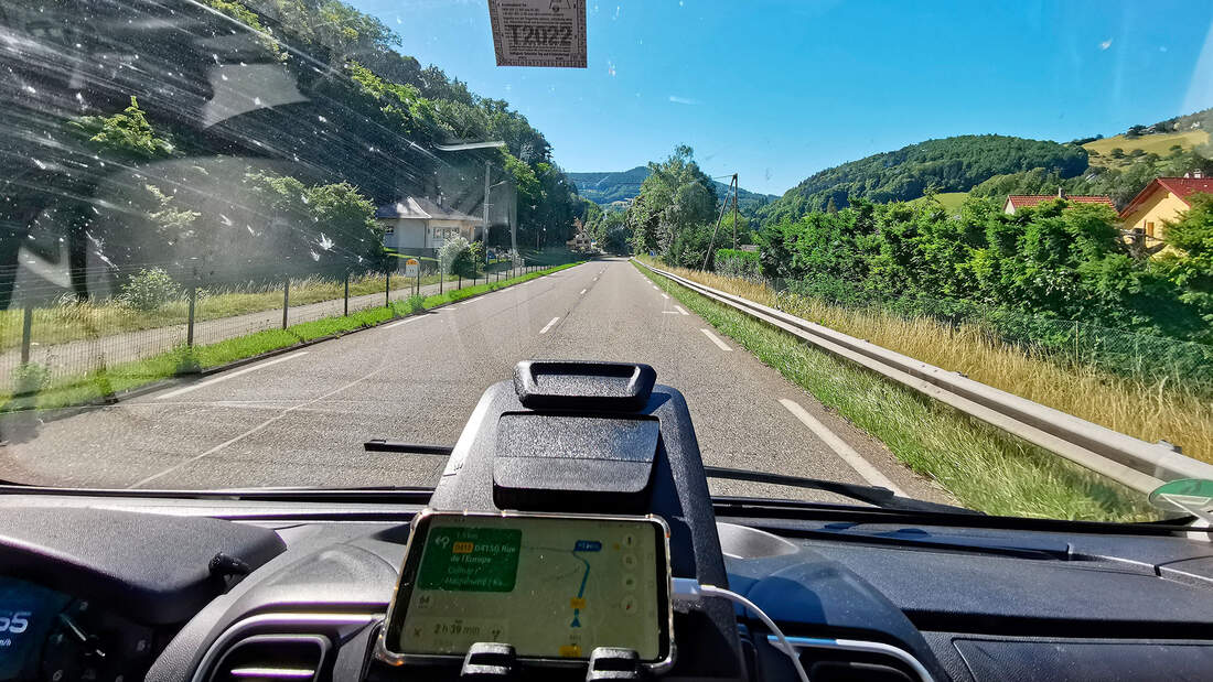 Dauertestabschluss Malibu Landstra§e durch Windschutzscheibe