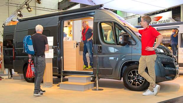 Der Bürstner City Car 601 auf Ducato-Basis bietet bei sechs Metern Außenlänge bis zu vier Schlafplätze.