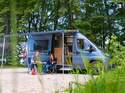 Der erste Campingbus von Carado zeigt in der 5,40 Meter kurzen Variante, wie die Einsteigermarke in diesem Segment künftig mitmischen will.