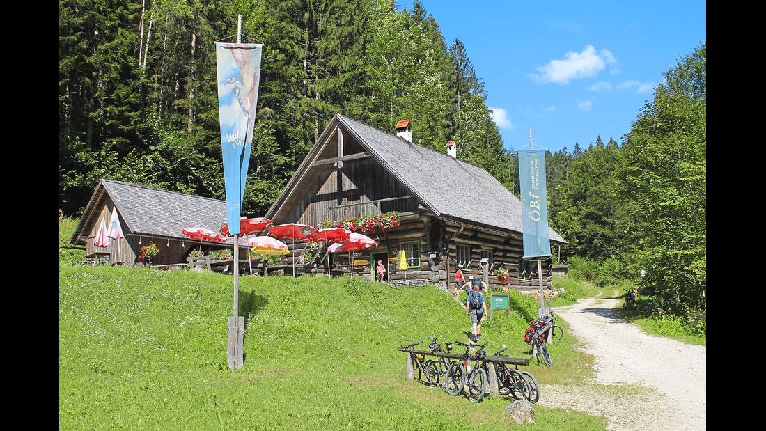 Die Große Klaushütte am Reichraminger Hintergebirgsradweg.