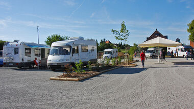 Die Odenwald-Gemeinde Hardheim hat einen Reisemobilstellplatz angelegt. Dieter Goldschmitt hat die Entsorgungsanlage spendiert.