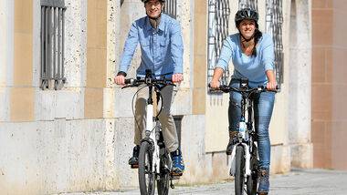 E-Bike-Fahrer in der Stadt