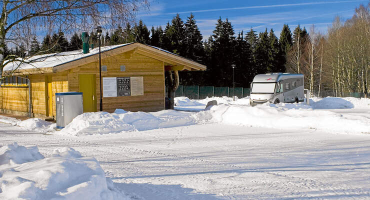 Eibenstock: Sommers wie winters sind die Stell¬plätze an den
Badegärten ein Vergnügen.