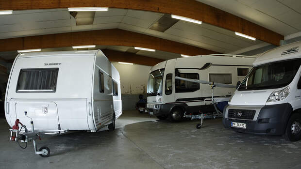 Wunderbar Abstellplatz Fr Wohnwagen Bilder