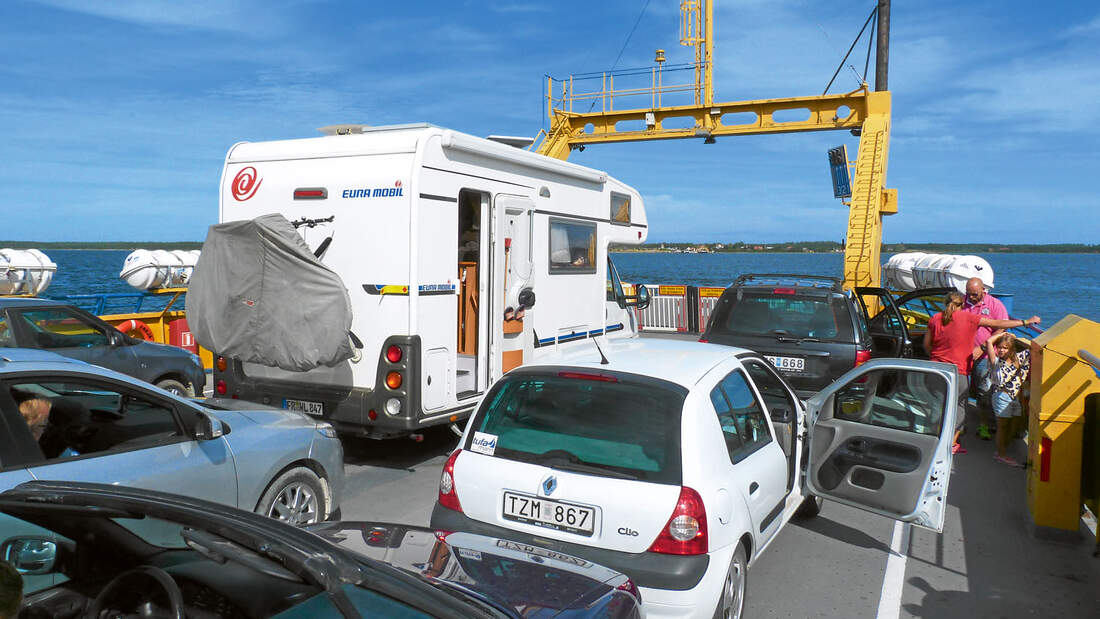 Eine kostenlose Faehre pendelt zwischen Gotland und Faroe.