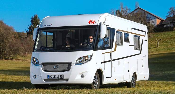 Eura Integra Line 730 EB Front- und Seitenansicht