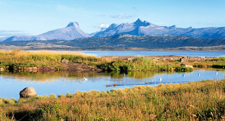 Faszinierender Ausblick auf die „Børvasstindan- Berge“ an Bodøs naturnaher Nordmeerküste.