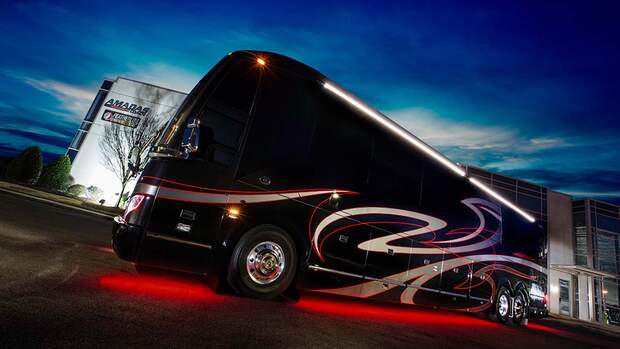 Featherlite Coaches Intimidator