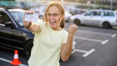 Führerschein, junge Frau