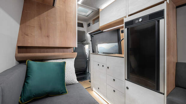 Globe-Traveller Falcon 2YS