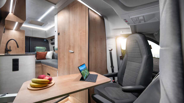 Globe-Traveller Falcon 2YS