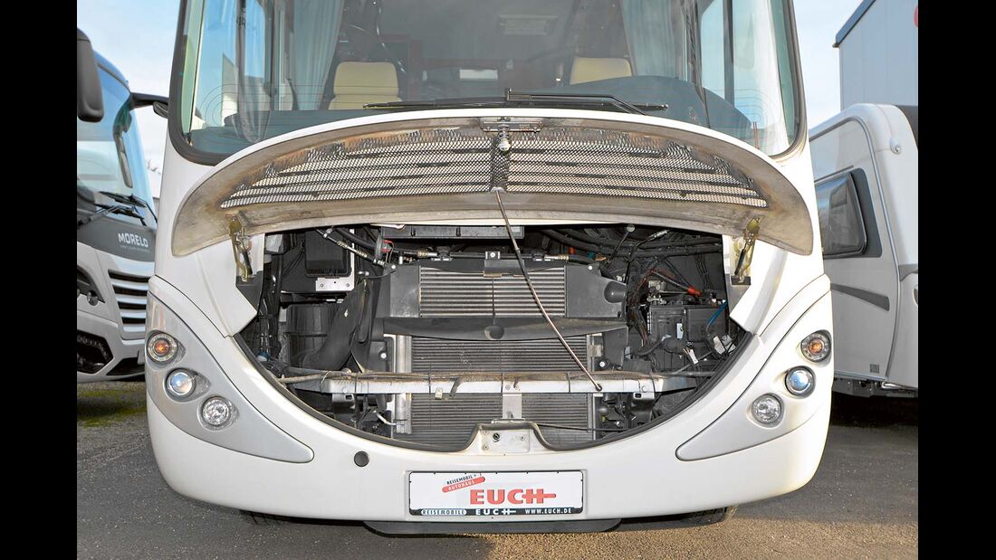 Guten Zugang zur Iveco-Technik gewährt die große Motorhaube.