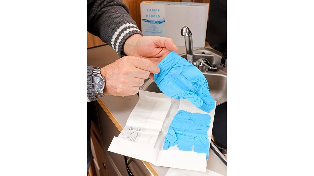 Handschuhe Wassertest-Box für Frischwasseranlage
