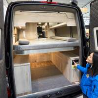 Heckbett, verstellbare Liegefläche, Campingbus, verkleidete Hecktüren, Heckgarage