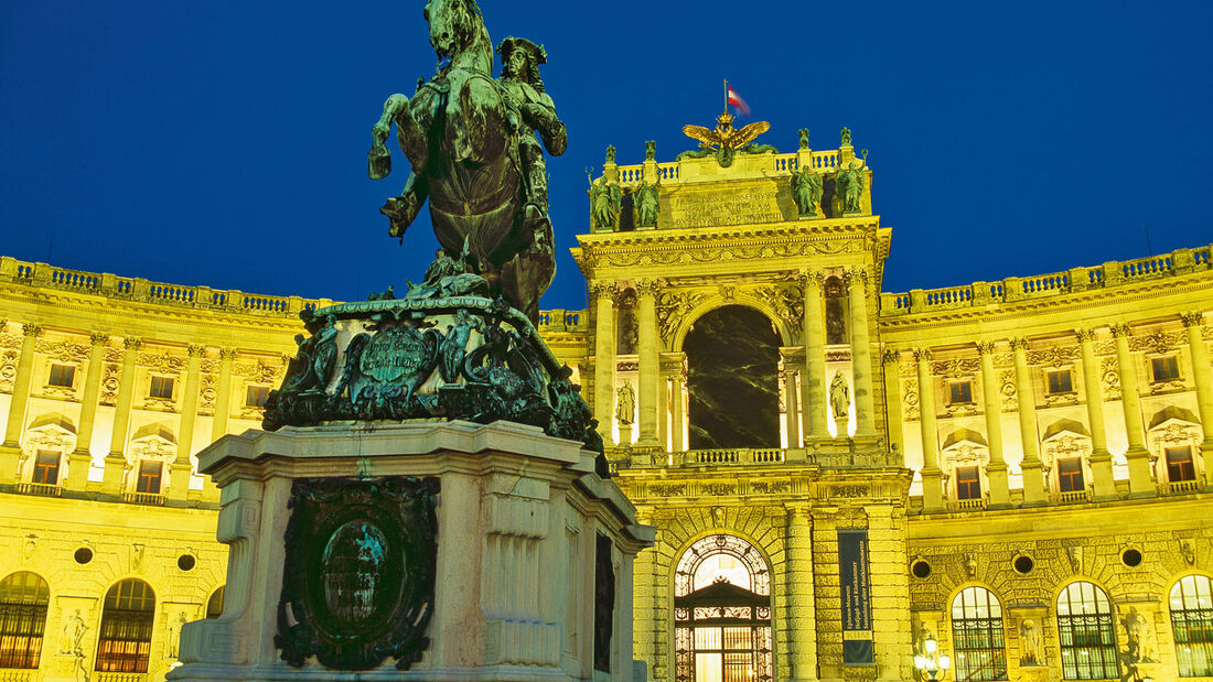 Hofburg mit Prinz-Eugen-Denkmal in Wien
