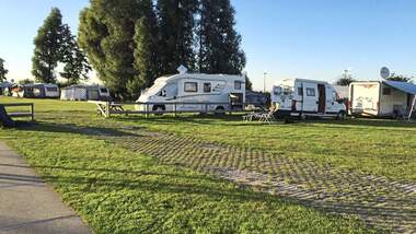 In der Niederlande gibt es jetzt zwei weitere Möglichkeiten um in der Nähe eines Jachthafens sein Wohnmobil abzustellen.