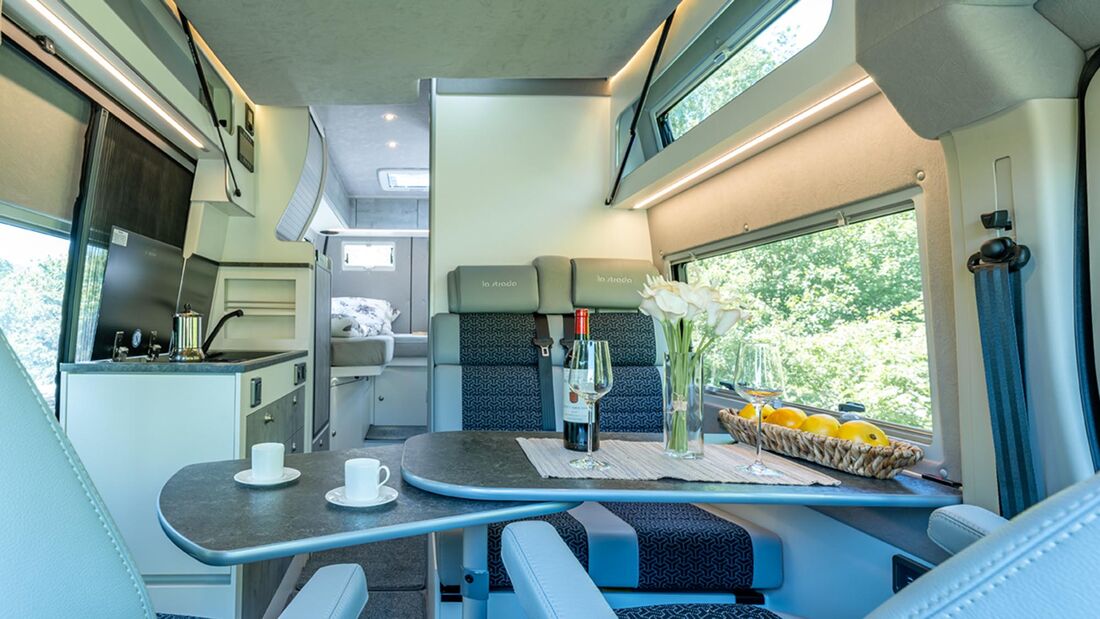 La Strada Avanti EBF (2024): Campingbus mit Hubbett für 4 Personen