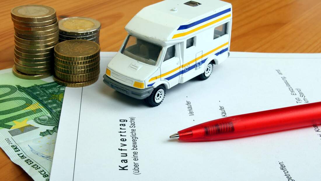 Kaufvertrag, Wohnmobil, Geld, Stift