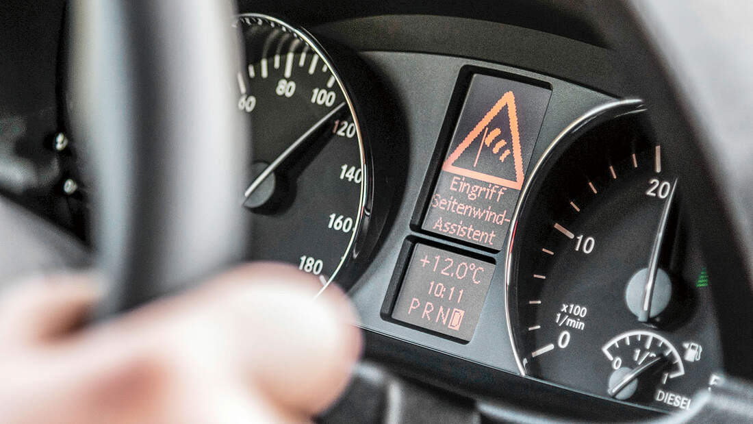 Kombi-Instrument im Mercedes Sprinter