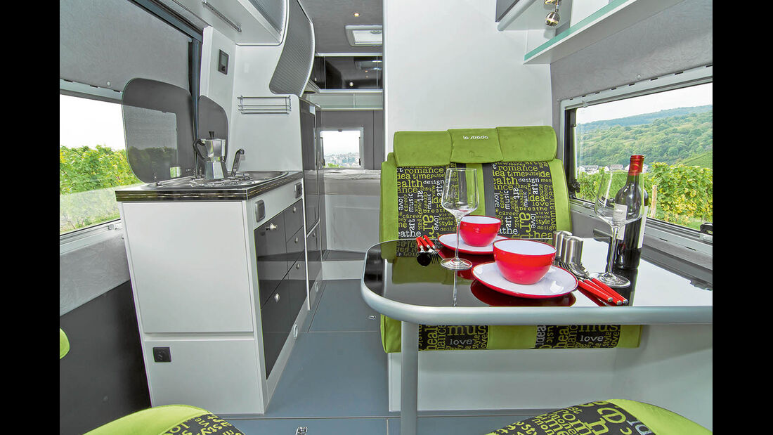 La Strada Avanti XL mit klassischem Heckbett und Doppelboden