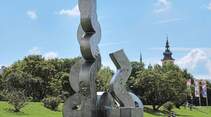 Linz Mega-Plastiken Forum Metall