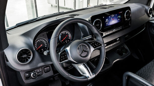 Mercedes E-Sprinter 2023 Interieur Cockpit