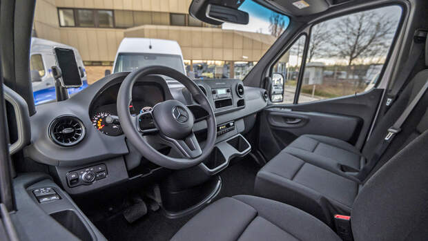 Mercedes e-Sprinter Transporter mit Elektroantrieb