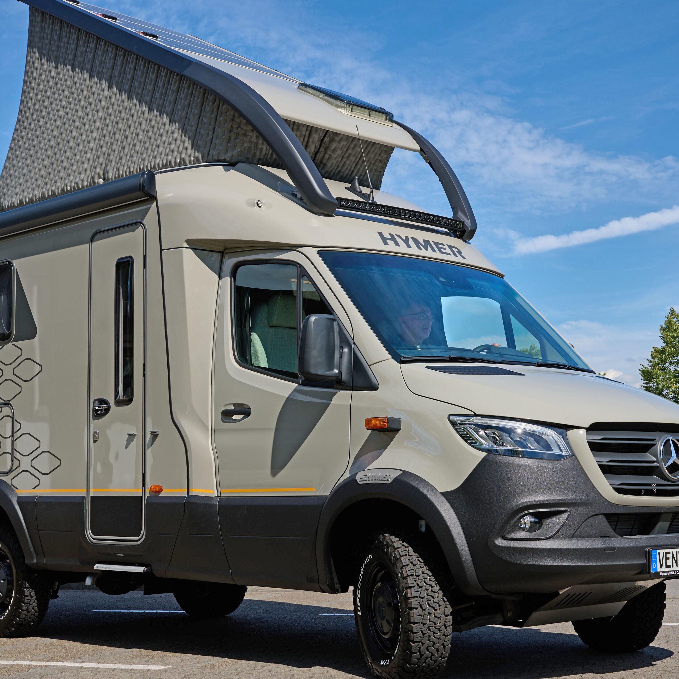 Hymer Venture S (2023): 4x4-Campervan mit Luft-Dach
