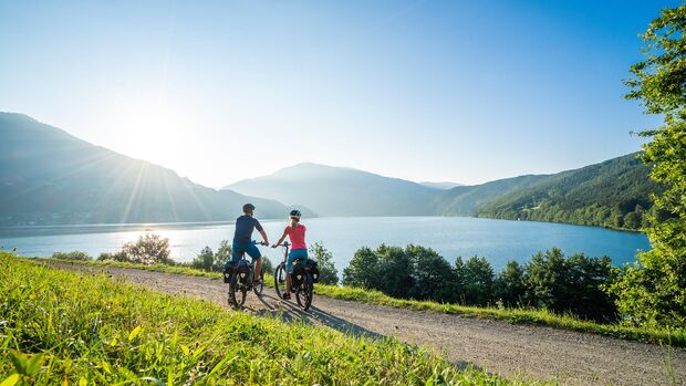 Milstätter See, Radfahren, Bergpanorama