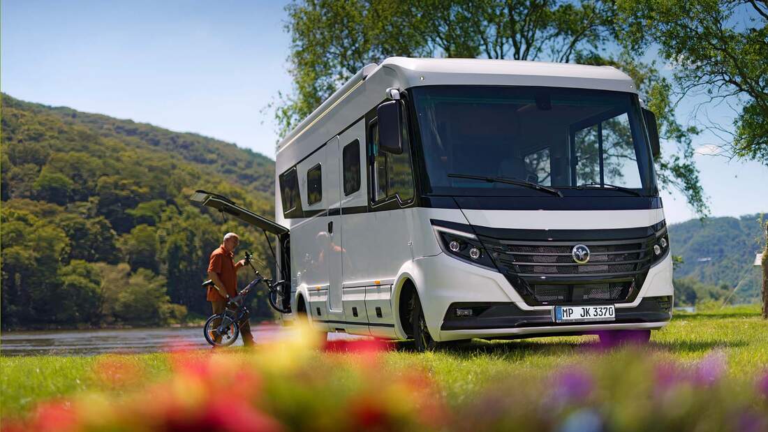 LuxusWohnmobil auf Sprinter Neuer Niesmann + Bischoff Arto promobil