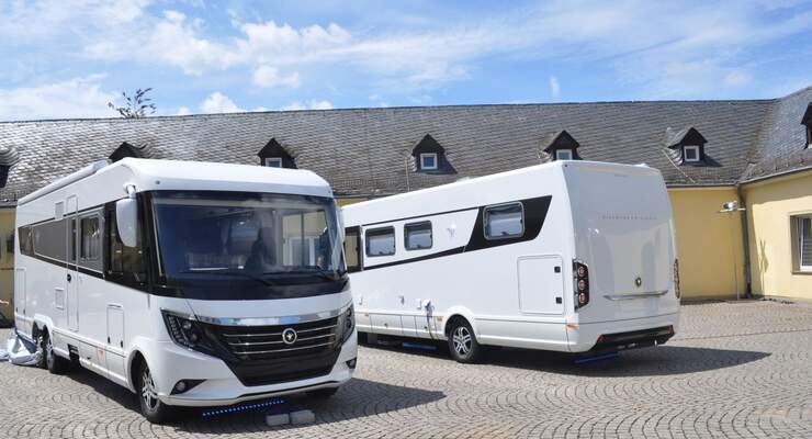 Niesmann + Bischoff hat den Arto verbessert. Das Reisemobil auf Fiat-Ducato-Basis mit Alko-Tiefrahmen hat ein neues Außenkleid erhalten.