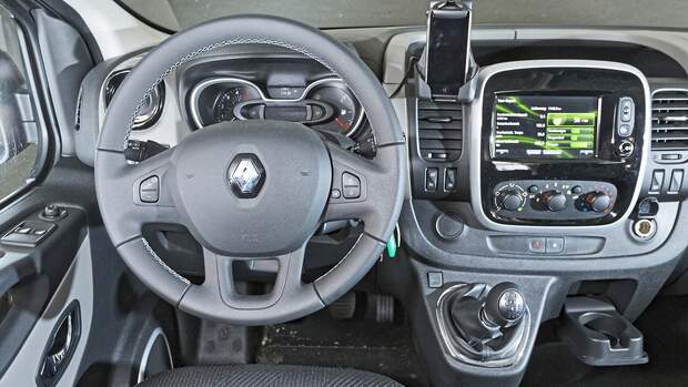 Nissan Michelangelo